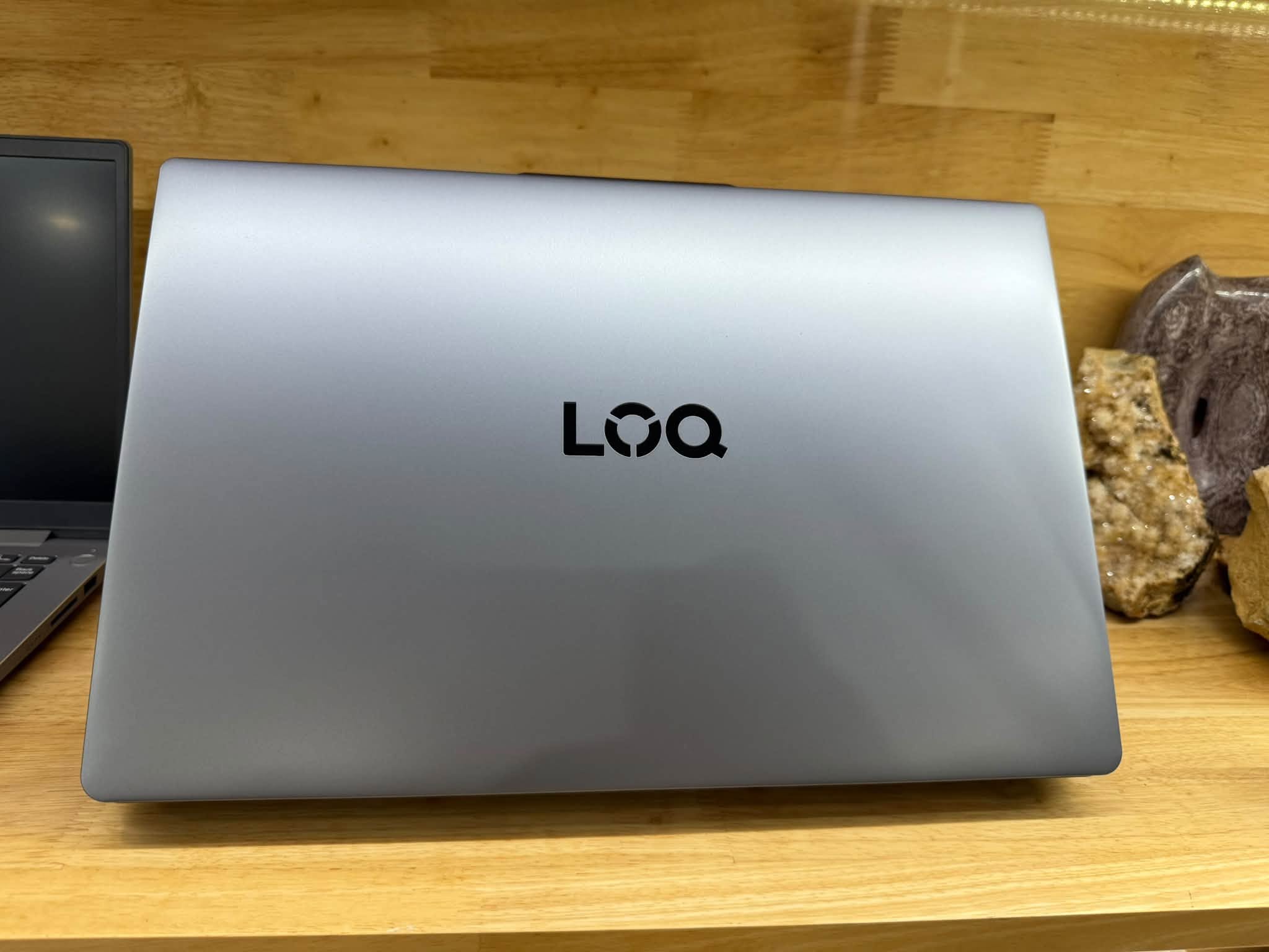 Lenovo gaming LOQ Essenti