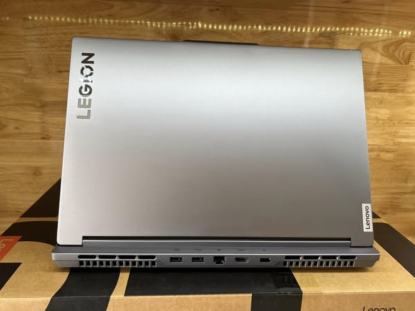 LEGION SLIM 5 A16AHP9 AMD