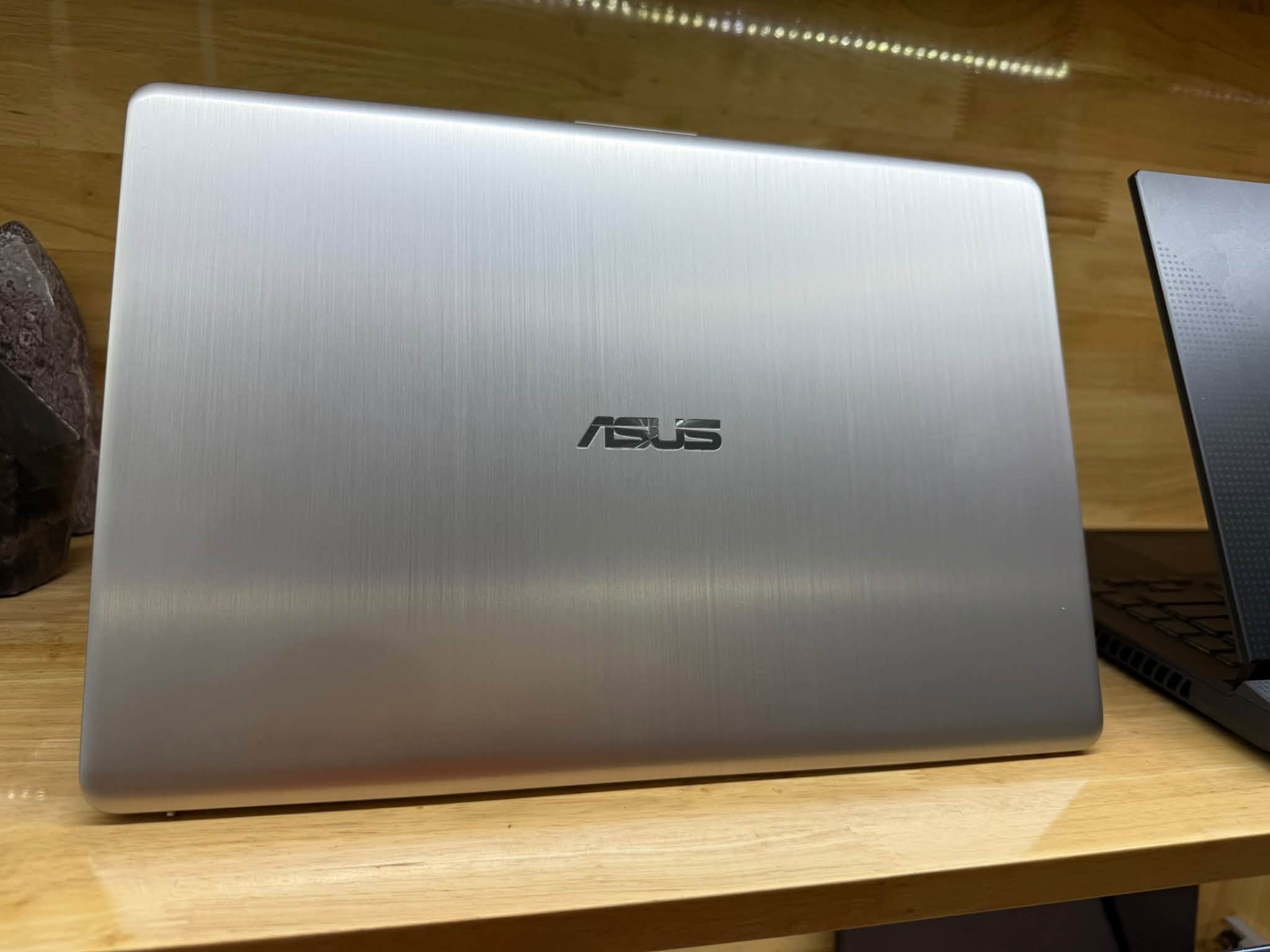 Asus Vivobook S530 i5 825
