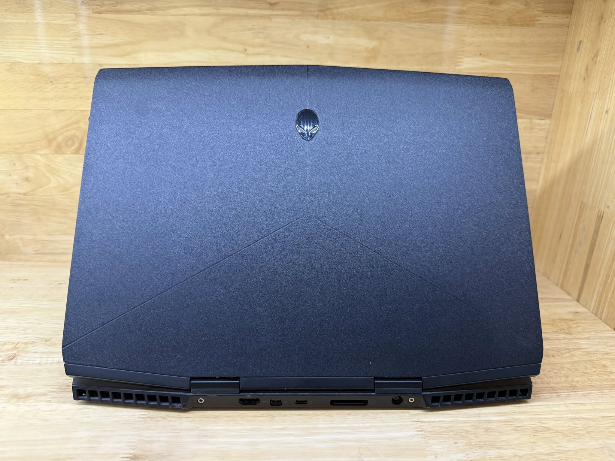 Dell Allienware 15 i7 8750H/16G/512G/GTX 1060 6G/15.6FHD