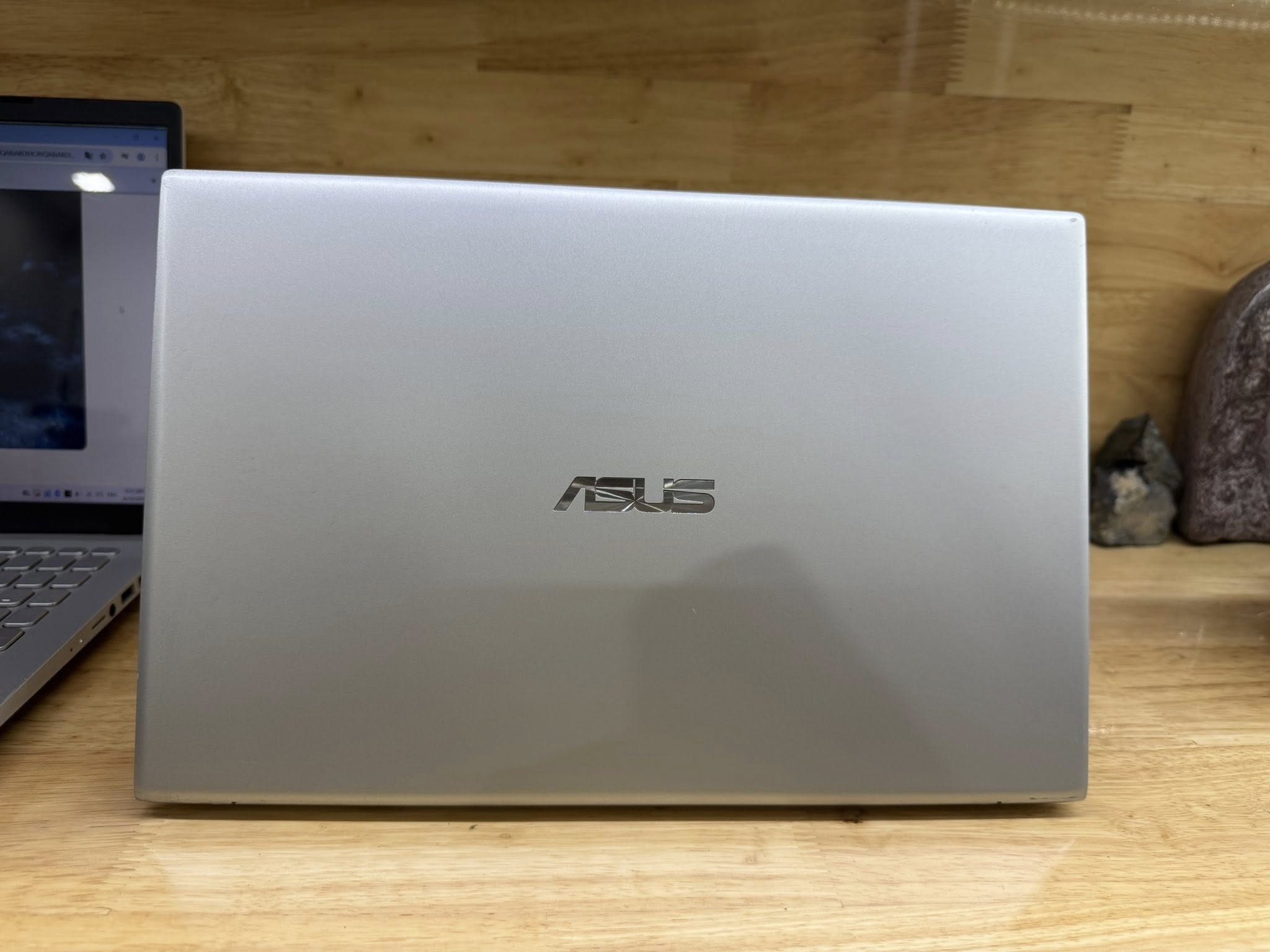 Asus Vivobook i3 8145U/12